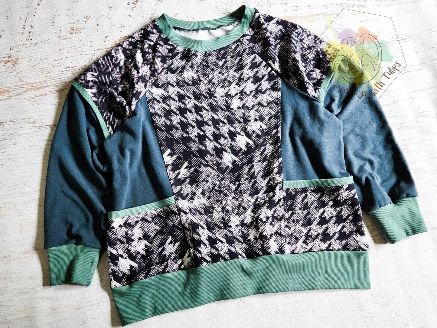 Grunge Houndstooth pullover, size 15 'tween'