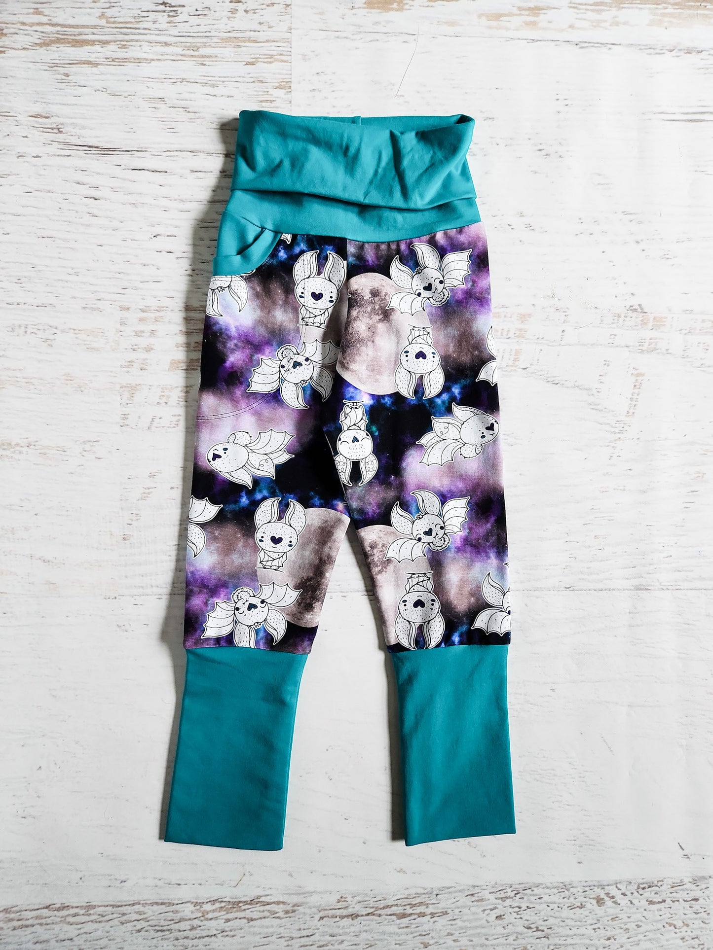 Bats in the moonlight grow with me joggers, size 2 (6 months - 3/4t)