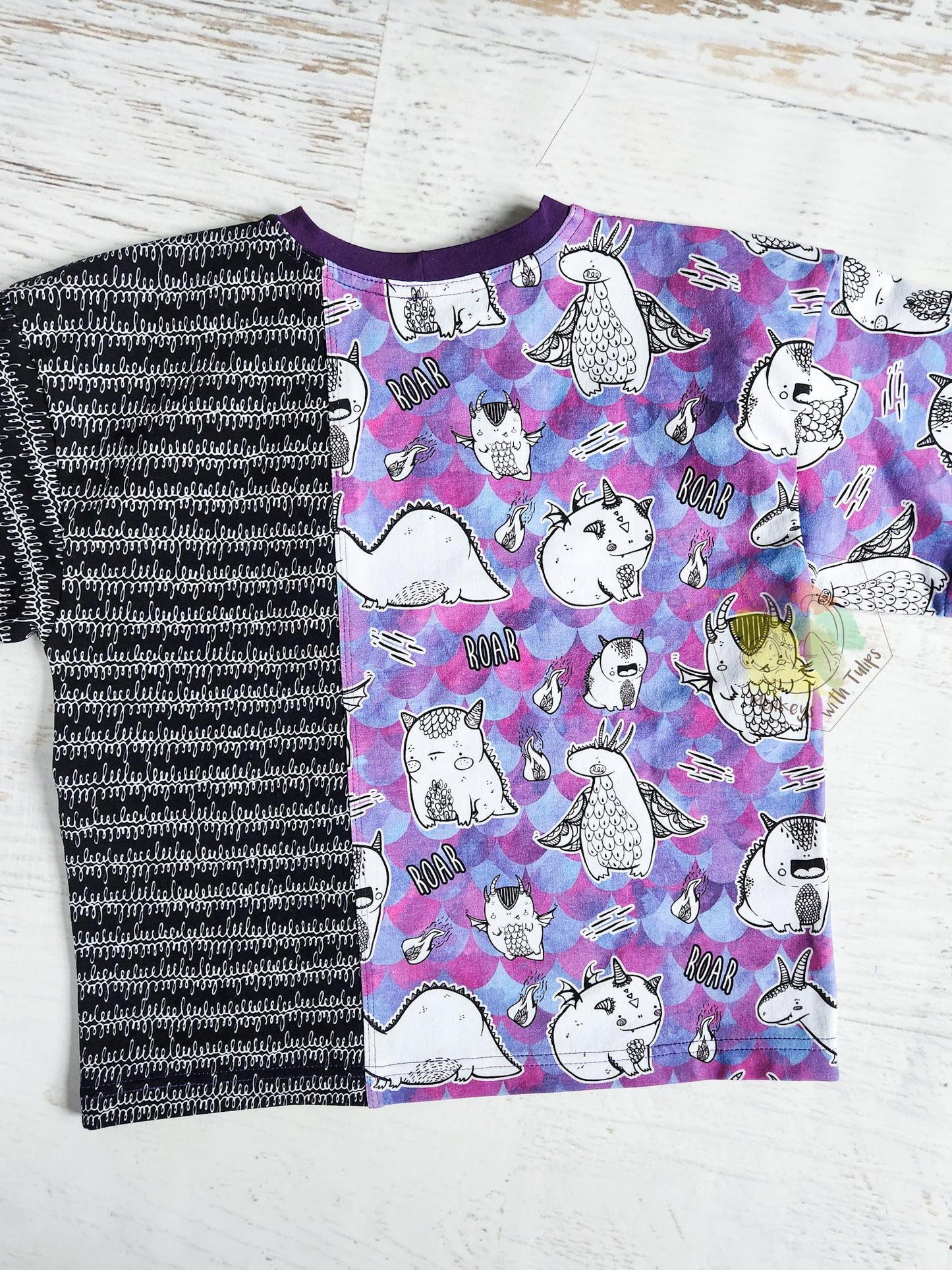 ROAR! Dragon boxy tee with front pocket, size 6
